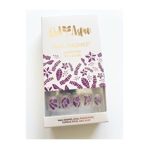 Red Aspen Carolina Chickadee short nail dash